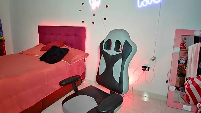 Lizz Milf online show from October 3, 3:14 am