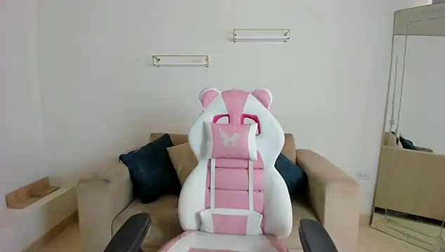 april smiith online show from January 8, 2:08 pm