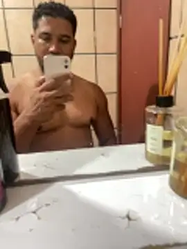 Snapshot of alanjordan100 chatting on February 12, 8:09 am alanjordan100 online show from February 12, 8:09 am