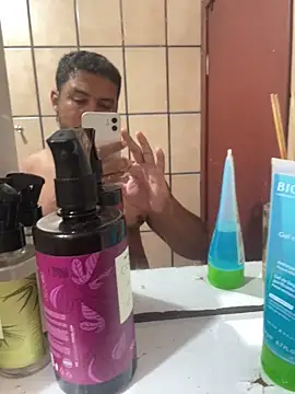 Snapshot of alanjordan100 chatting on April 7, 6:58 am alanjordan100 online show from April 7, 6:58 am