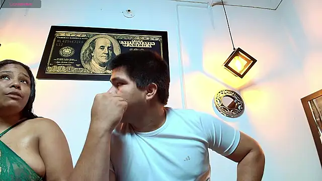 naomi campbel  online show from February 5, 8:46 pm