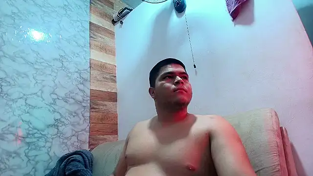 Snapshot of naomi_campbel_ chatting on February 15, 2:03 pm naomi campbel online show from February 15, 2:03 pm