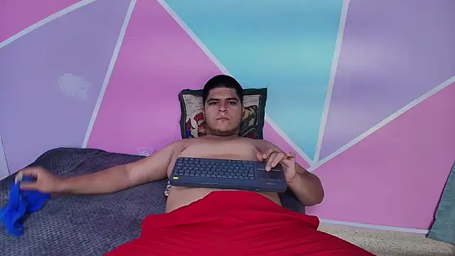 Snapshot of naomi_campbel_ chatting on February 18, 8:38 pm naomi campbel online show from February 18, 8:38 pm