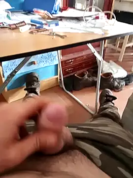 Snapshot of skatrip chatting on October 4, 9:18 am skatrip online show from October 4, 9:18 am