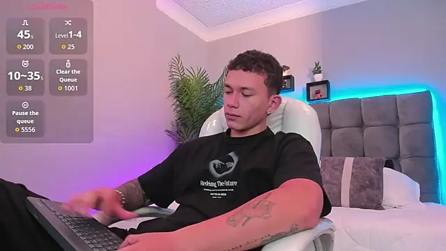 Thomas moon online show from May 4, 2:35 pm