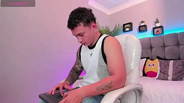 Thomas moon online show from May 6, 1:16 pm