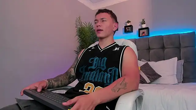 Thomas moon online show from May 11, 2:12 pm