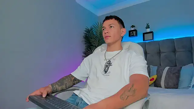 Thomas moon online show from May 17, 2:02 pm