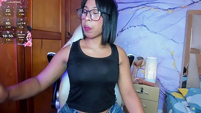 Elowen Clark online show from October 22, 7:46 pm