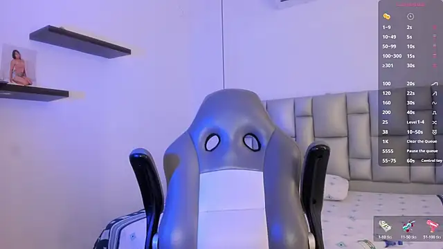 Elowen Clark online show from March 9, 7:40 pm