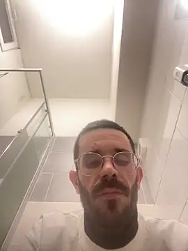 lolo7121 online show from April 3, 11:36 pm