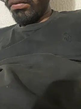 Snapshot of meralund9inch chatting on February 8, 11:35 am meralund9inch online show from February 8, 11:35 am