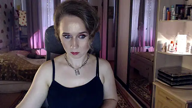 Snapshot of ClassyInna chatting on October 9, 8:45 am ClassyInna online show from October 9, 8:45 am