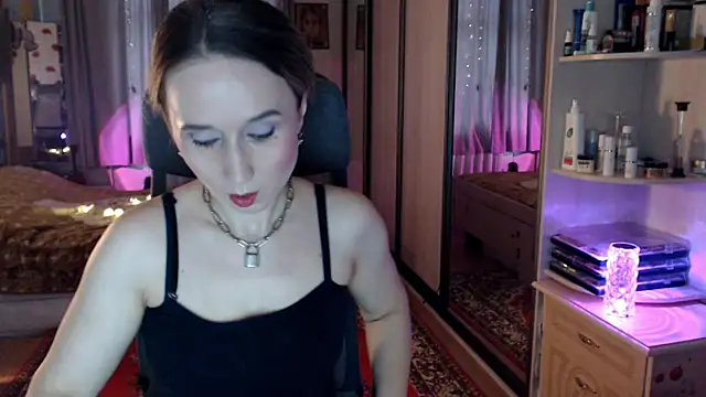 Snapshot of ClassyInna chatting on November 1, 4:47 am ClassyInna online show from November 1, 4:47 am