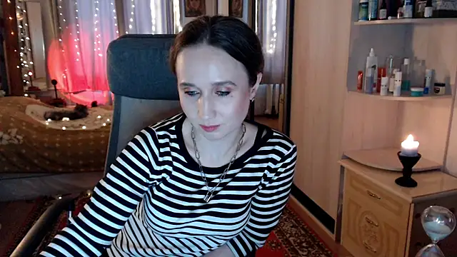 Snapshot of ClassyInna chatting on January 19, 9:57 am ClassyInna online show from January 19, 9:57 am