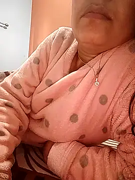 Snapshot of CUTE-PX chatting on February 20, 6:37 am CUTE-PX online show from February 20, 6:37 am