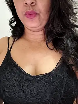 Snapshot of CUTE-PX chatting on May 5, 3:36 am CUTE-PX online show from May 5, 3:36 am