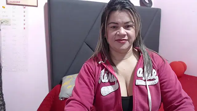 Snapshot of pamela_echeverria chatting on October 1, 10:21 am pamela echeverria online show from October 1, 10:21 am