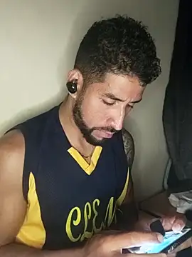 Snapshot of Alexsexygamer chatting on October 4, 3:15 am Alexsexygamer online show from October 4, 3:15 am