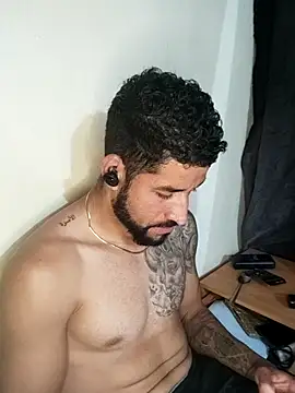 Snapshot of Alexsexygamer chatting on October 15, 12:00 am Alexsexygamer online show from October 15, 12:00 am