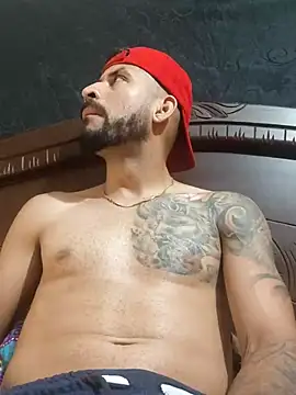 Snapshot of Alexsexygamer chatting on October 22, 12:44 am Alexsexygamer online show from October 22, 12:44 am