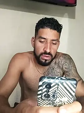 Snapshot of Alexsexygamer chatting on October 25, 7:52 pm Alexsexygamer online show from October 25, 7:52 pm