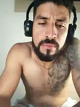 Snapshot of Alexsexygamer chatting on October 31, 1:28 am Alexsexygamer online show from October 31, 1:28 am