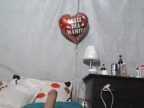 Snapshot of CataleyaRosee chatting on February 14, 2:52 am CataleyaRosee online show from February 14, 2:52 am