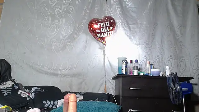 Snapshot of CataleyaRosee chatting on March 19, 6:39 am CataleyaRosee online show from March 19, 6:39 am