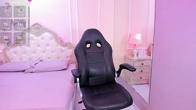 AmyBlackwood online show from October 6, 7:33 pm