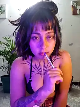 Snapshot of sophiaa_7 chatting on April 13, 1:00 am sophiaa 7 online show from April 13, 1:00 am