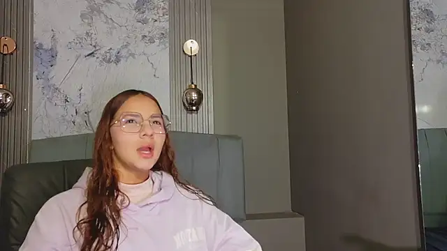 Snapshot of angeles_azul chatting on February 17, 1:18 pm angeles azul online show from February 17, 1:18 pm