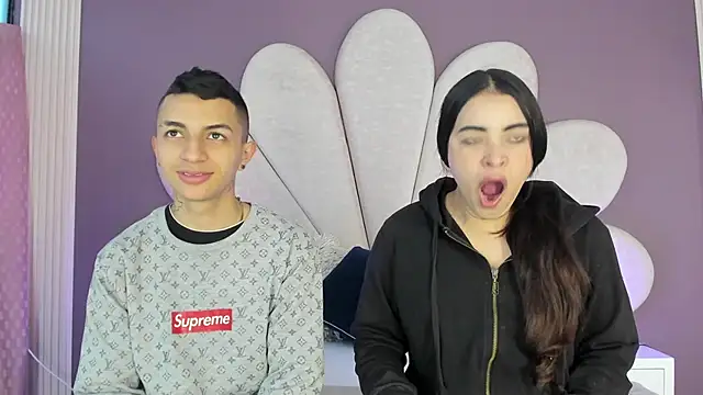 Snapshot of NickandAbby_ chatting on September 25, 11:58 am NickandAbby online show from September 25, 11:58 am