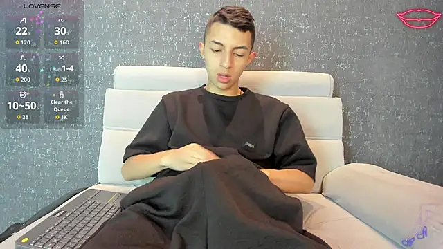 Snapshot of NickandAbby_ chatting on October 14, 11:22 am NickandAbby online show from October 14, 11:22 am