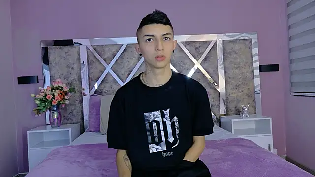 Snapshot of NickandAbby_ chatting on October 27, 12:09 pm NickandAbby online show from October 27, 12:09 pm