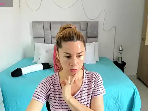 Snapshot of angie_blondies chatting on September 25, 3:16 pm angie blondies online show from September 25, 3:16 pm