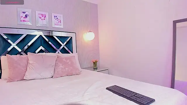 Snapshot of meloody7 chatting on October 10, 11:31 am meloody7 online show from October 10, 11:31 am