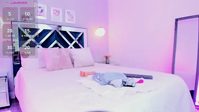 Snapshot of meloody7 chatting on October 22, 11:43 am meloody7 online show from October 22, 11:43 am