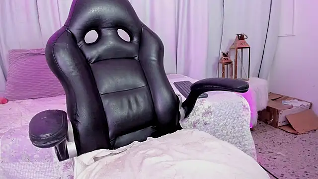 Snapshot of meloody7 chatting on February 20, 6:26 am meloody7 online show from February 20, 6:26 am