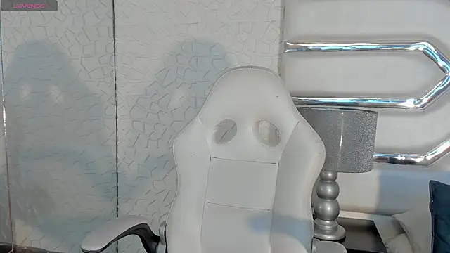 Snapshot of TatiLee chatting on November 22, 5:34 pm TatiLee online show from November 22, 5:34 pm