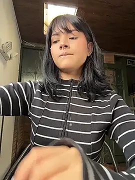 TatiLee online show from May 16, 1:32 pm