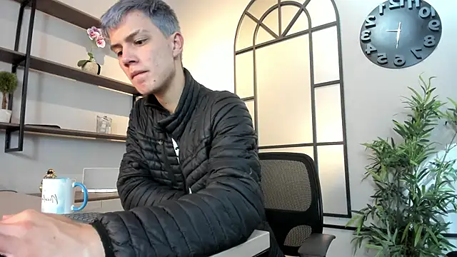 Snapshot of nicktorn chatting on October 4, 12:14 pm nicktorn online show from October 4, 12:14 pm