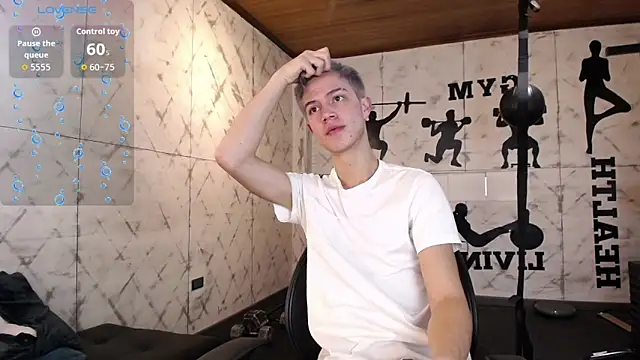 Snapshot of nicktorn chatting on October 11, 11:42 am nicktorn online show from October 11, 11:42 am