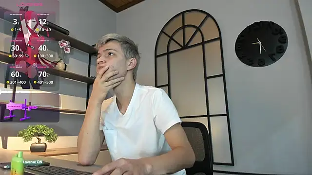 Snapshot of nicktorn chatting on October 22, 12:05 pm nicktorn online show from October 22, 12:05 pm