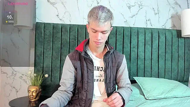 Snapshot of nicktorn chatting on October 30, 12:50 pm nicktorn online show from October 30, 12:50 pm