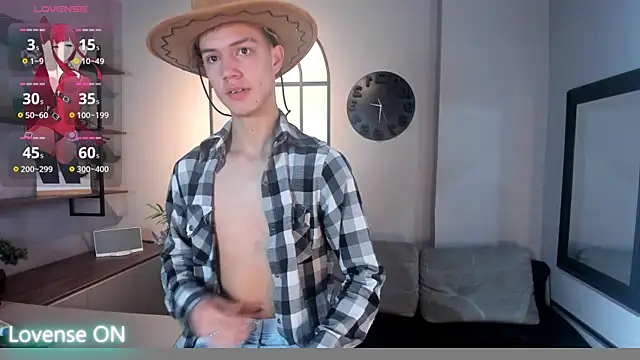 Snapshot of nicktorn chatting on October 31, 12:28 pm nicktorn online show from October 31, 12:28 pm