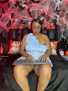 Snapshot of aranzzalatin chatting on October 27, 12:42 pm aranzzalatin online show from October 27, 12:42 pm