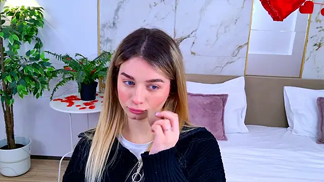 Snapshot of SweetyLicky chatting on February 12, 4:13 pm SweetyLicky online show from February 12, 4:13 pm