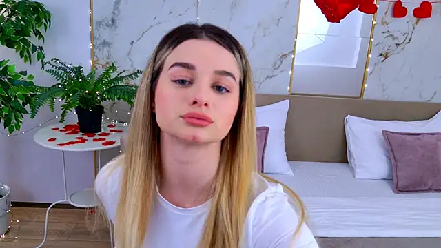 Snapshot of SweetyLicky chatting on February 14, 6:26 pm SweetyLicky online show from February 14, 6:26 pm