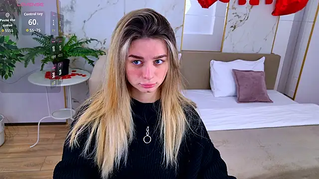 Snapshot of SweetyLicky chatting on February 15, 4:03 pm SweetyLicky online show from February 15, 4:03 pm